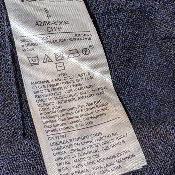 Banana Republic Navy Merino Wool Sweater - Picture 4 of 4